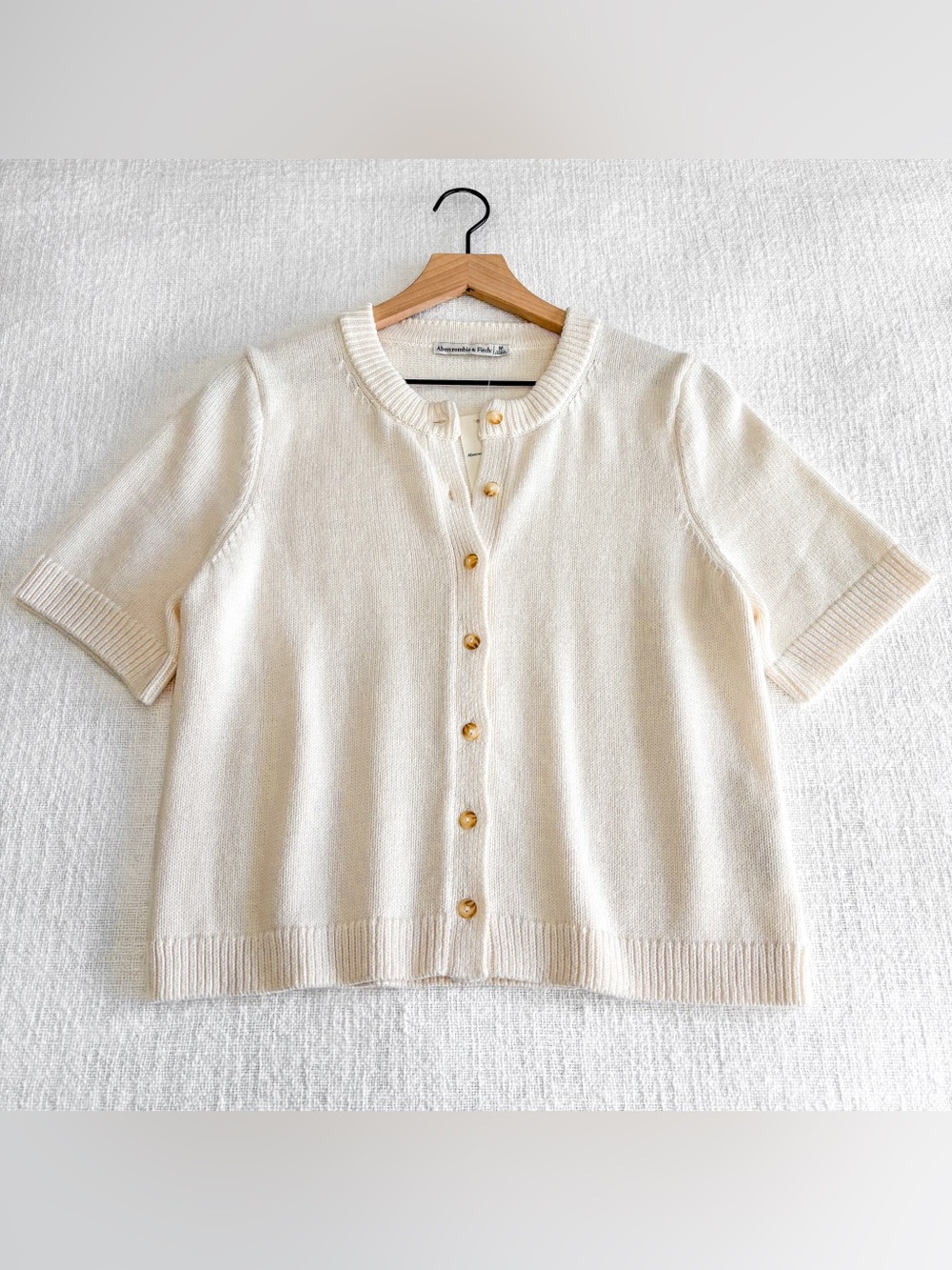 Abercrombie short sleeve cardigan. - Picture 2 of 7